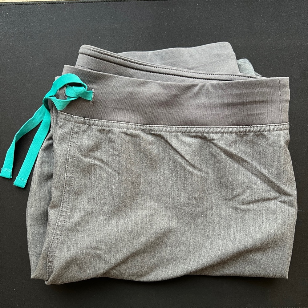 Figs, scrubs pants, women’s large